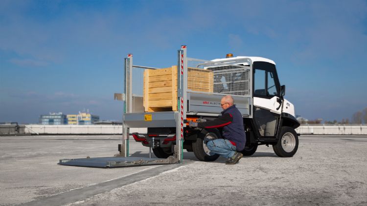 Alkè biedt vele mogelijkheden, zoals een uitvoering met een laadlift. Alkè biedt vele mogelijkheden, zoals een uitvoering met een laadlift.