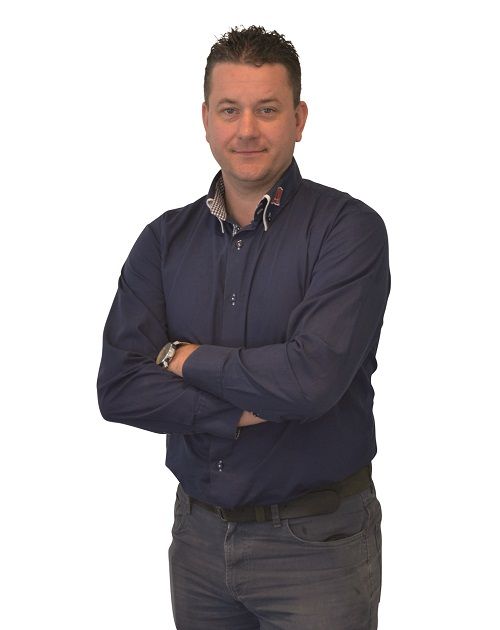 Wilco Steunebrink is trots dat zijn bedrijf Almat belangstelling weet te wekken voor deze machine. Wilco Steunebrink is trots dat zijn bedrijf Almat belangstelling weet te wekken voor deze machine.