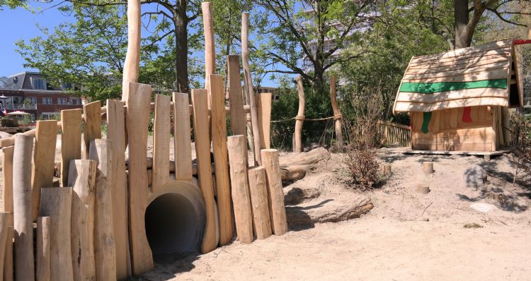 In speeltuin De Doorbraak, ontwikkeld door Boerplay, is aandacht voor natuurlijk spelen én inclusief spelen. In speeltuin De Doorbraak, ontwikkeld door Boerplay, is aandacht voor natuurlijk spelen én inclusief spelen.