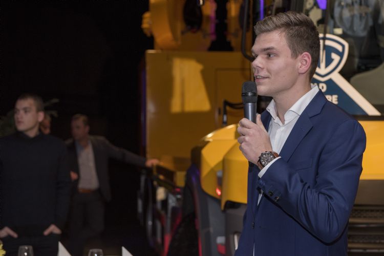 Volgens Wim van Breda jr. zijn ook de prijzen van gebruikt materieel en gebruikte werktuigen torenhoog. Volgens Wim van Breda jr. zijn ook de prijzen van gebruikt materieel en gebruikte werktuigen torenhoog.