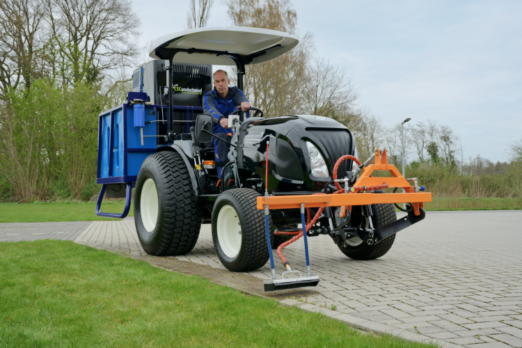 Heetwateronkruidbestrijding 1 Heetwateronkruidbestrijding 1