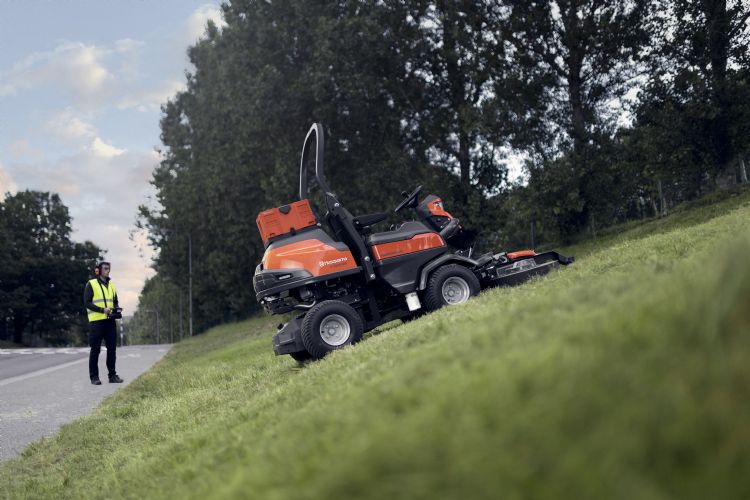 Husqvarna P 524XR, de betrouwbare partner die elk terrein de baas kan. Husqvarna P 524XR, de betrouwbare partner die elk terrein de baas kan.