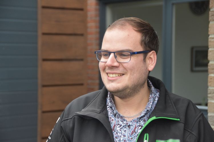 Pascal van der Land: 'Onze engineers selecteren op de wereldmarkt de beste en meest innovatieve onderdelen voor onze producten' Pascal van der Land: 'Onze engineers selecteren op de wereldmarkt de beste en meest innovatieve onderdelen voor onze producten'