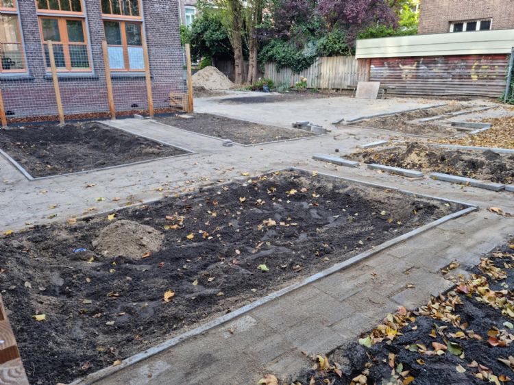 Plantvakken in aanleg Plantvakken in aanleg