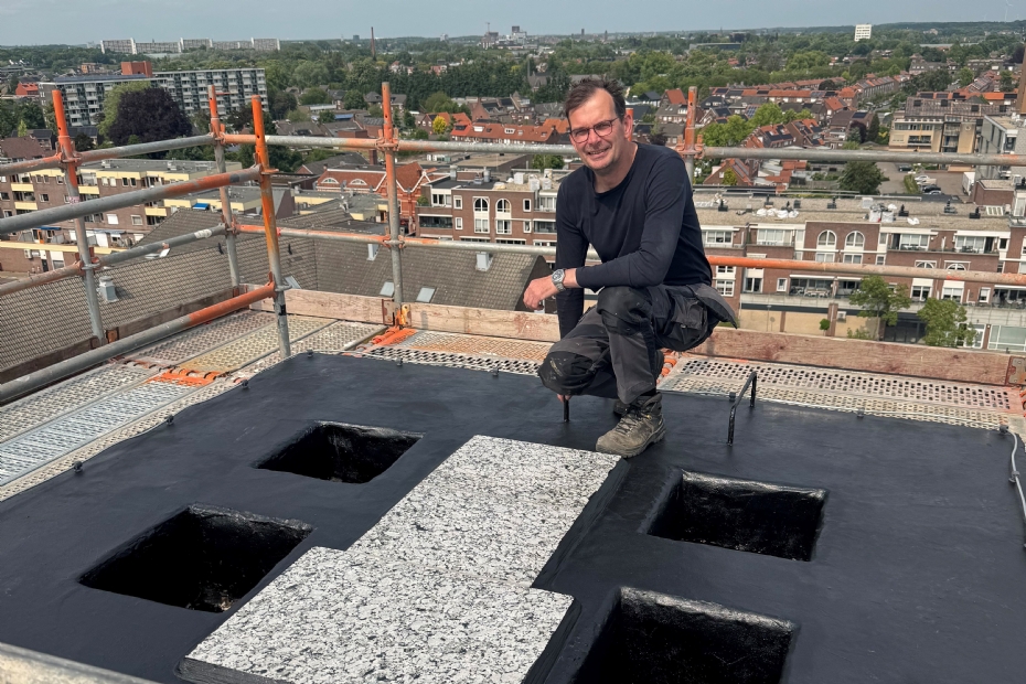 Drie kanalen werden afgedekt met marmeren platen Drie kanalen werden afgedekt met marmeren platen