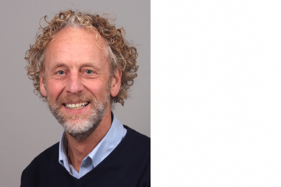 Ad van Bruggen: 'Al in 1824 werd er betaald om nesten van de eikenprocessierups te verwijderen' Ad van Bruggen: 'Al in 1824 werd er betaald om nesten van de eikenprocessierups te verwijderen'