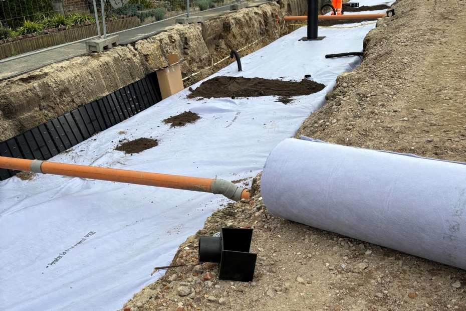 Aanleg drainagebuizensysteem Aanleg drainagebuizensysteem