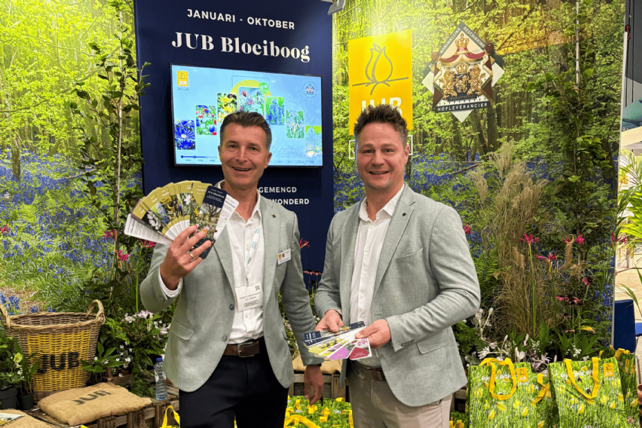 Robbert Uittenbogaard (links) en Willem Zandbergen van JUB Holland op de [LINK GIP 28765]Vakbeurs Openbare Ruimte[/LINK]