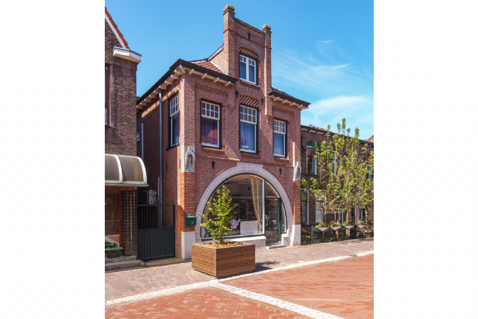 Boombakken zorgen voor een groener straatbeeld in het centrum van Aalsmeer