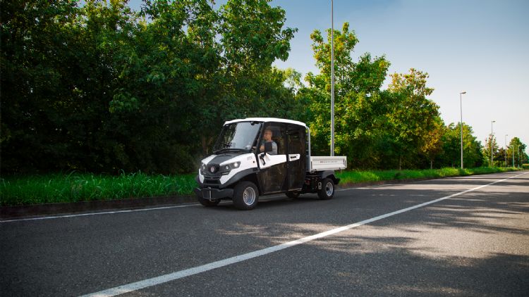 De vierpersoons Alkè-transporter