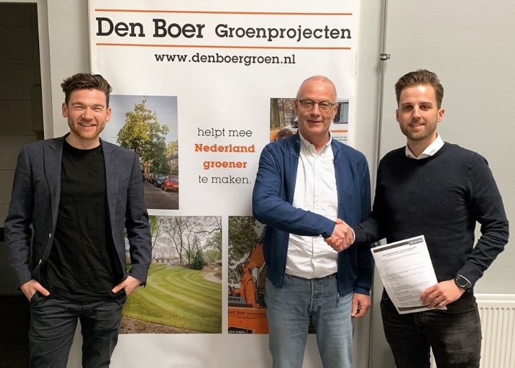 V.l.n.r.: Kees van Rengs (eigenaar en oprichter Plennid), Jan den Boer (directeur Den Boer Groenprojecten) en Niek Franken (eigenaar en oprichter Plennid) V.l.n.r.: Kees van Rengs (eigenaar en oprichter Plennid), Jan den Boer (directeur Den Boer Groenprojecten) en Niek Franken (eigenaar en oprichter Plennid)