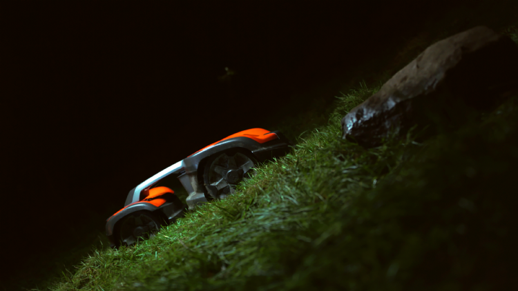 De vierwielaangedreven Husqvarna Automower 535 AWD, genomineerd voor een Innovatie Award