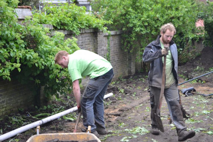 In Oostenrijk staat het hoveniersberoep in de lijst zware beroepen: Gartenarbeiter of Landschaftsgärtner.