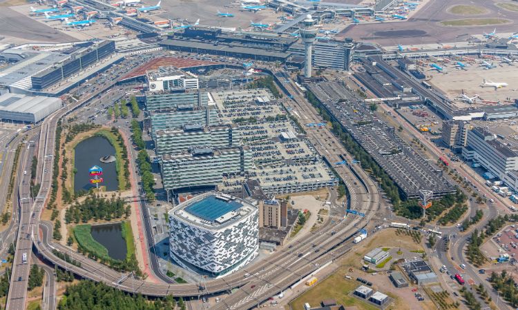 Noxite dakbedekkingssysteem op het dak van het Hilton op luchthaven Schiphol.