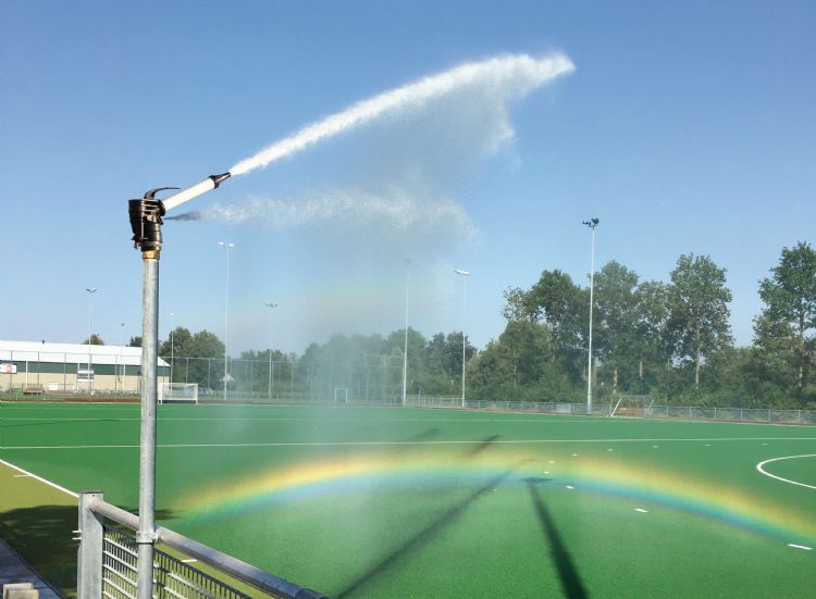 Hier is het systeem toegepast op hockey watervelden Foto: Aquaco