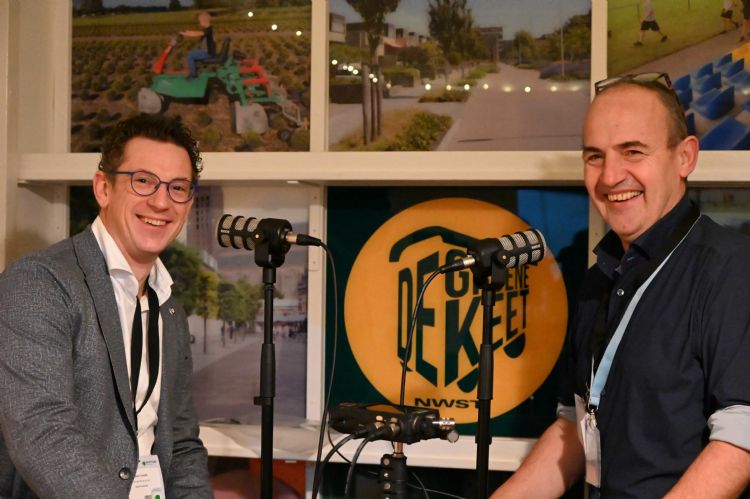Jasper Zwart van Pols Zuidland en Hein van Iersel live vanuit de Groene Keet in Hardenberg op De Groene Sector Vakbeurs