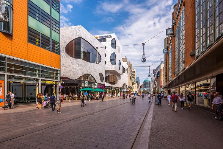 In het centrum van Den Haag kan het in de zomer vijf graden warmer worden dan buiten de stad.