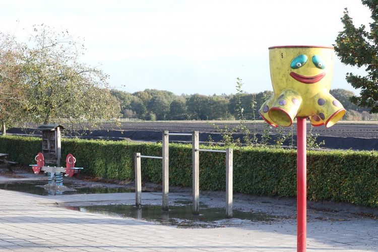 Op een afstand van 60 meter van basisschool OBS De Singelier is een cocktail aan gifstoffen gemeten.