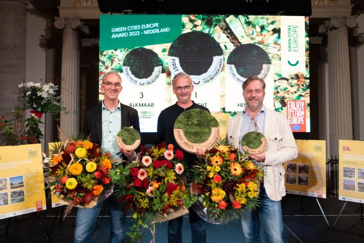 Ton Haakman, programma- en projectmanager gemeente Alkmaar, Wim Voogt, partner bij OKRA en projectleider Ivo Heijenrath van de gemeente Hengelo. Foto: Stadswerk072.