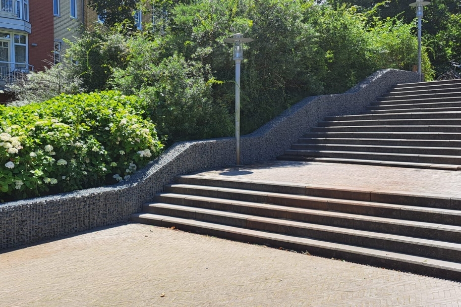 Schanskorven als trapbegrenzing