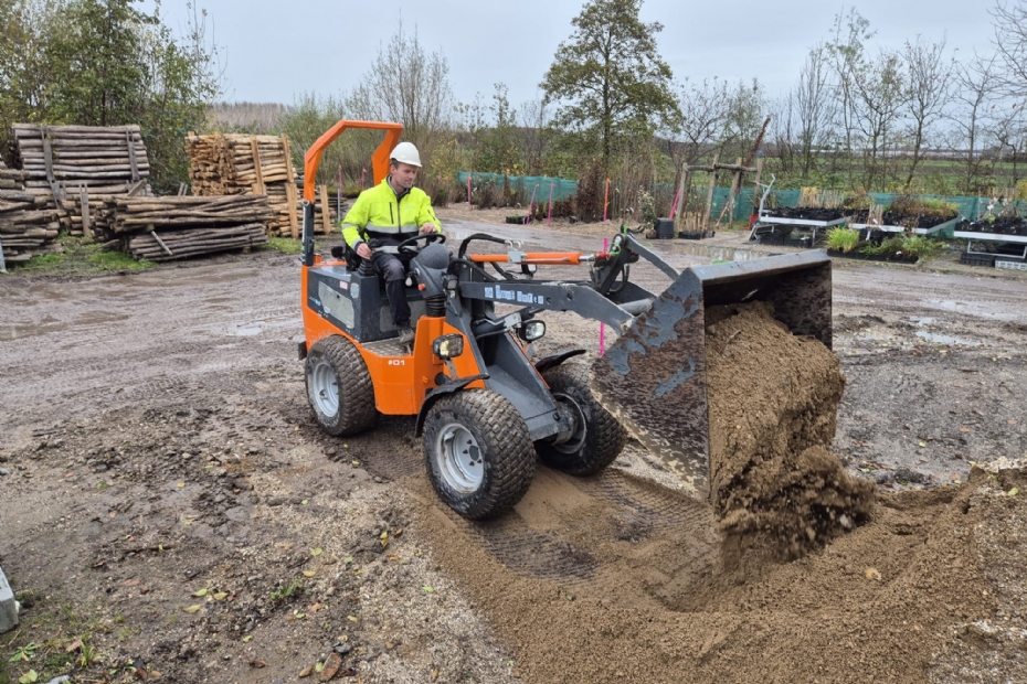 De Schans Relly 1.3E met Roel Neuvel aan het stuur