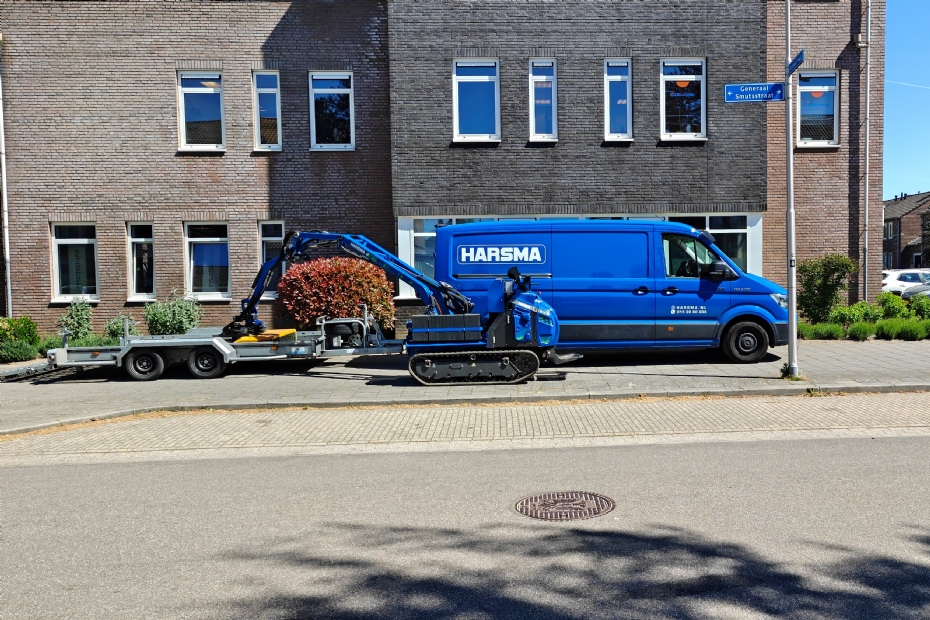 De nieuwe Harsma One, met eigen fabrikaat maaiarm (Foto's: Floris Scheerder, De Enk)