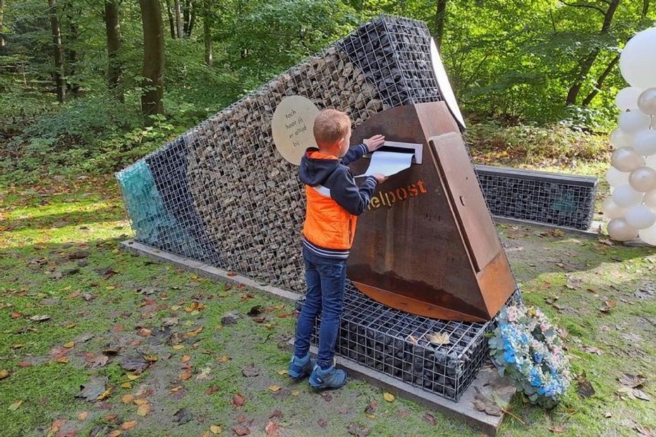 Arnout post een brief aan zijn overleden broertje