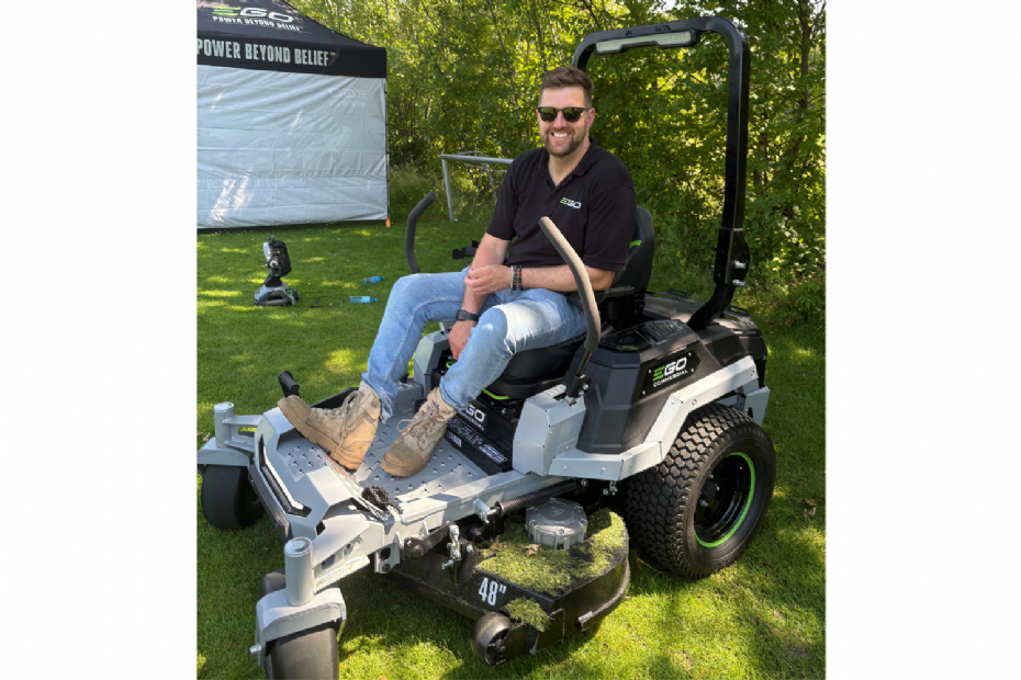 Tom Akkermans op de EGO ZTX4800E Pro