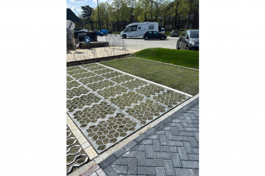Waterdoorlatende verharding op de Infracampus in Harderwijk