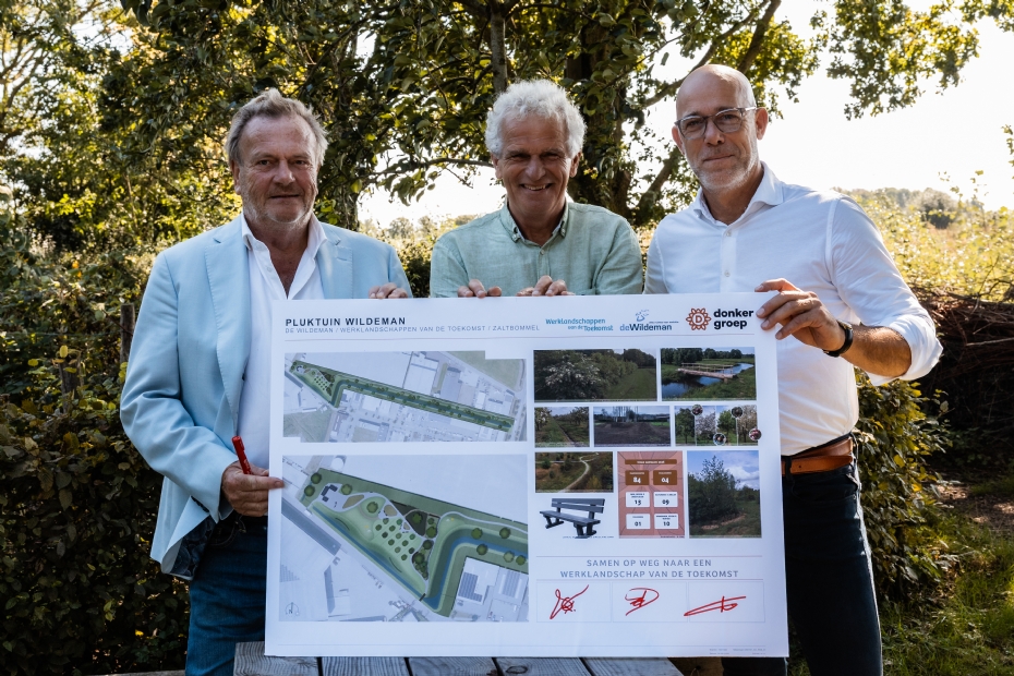 De ondertekening in Zaltbommel (Beeld via: Donker Groep)